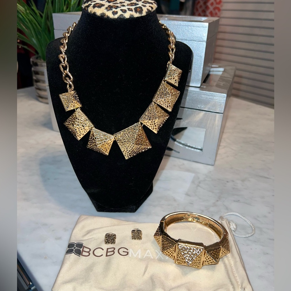 Bcbgmaxazria Gold Geometric Statement Necklace, B… - image 2